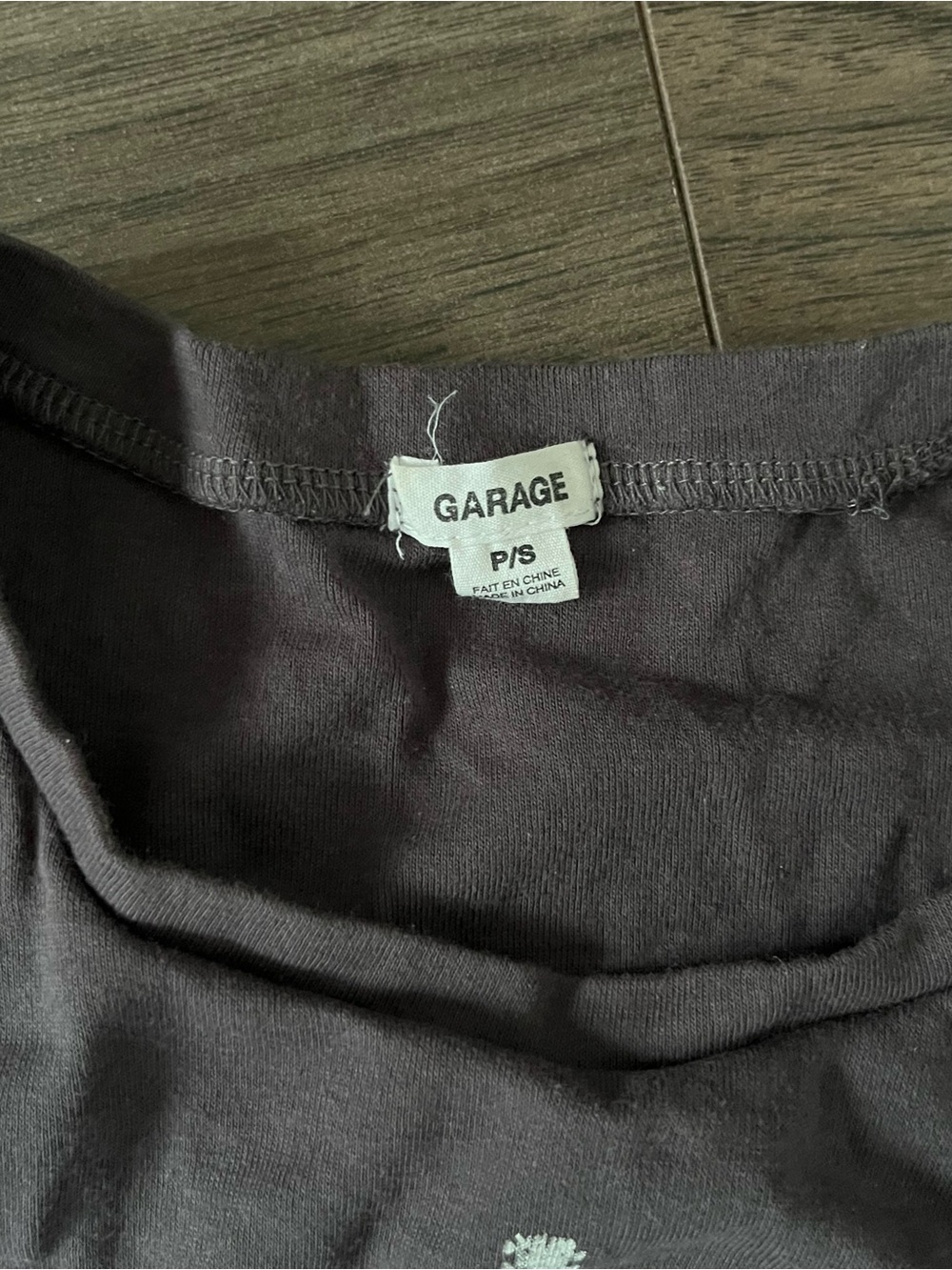 garage graphic crop top - Picture 3 of 3